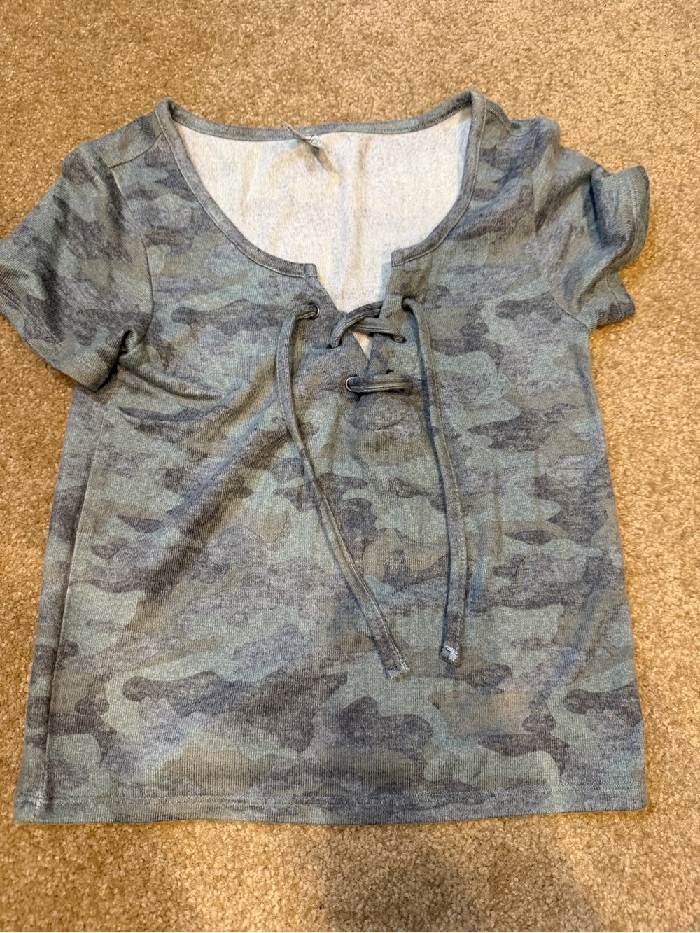 Mudd Green Camo Lace-Up Short Sleeve Tee Size XS